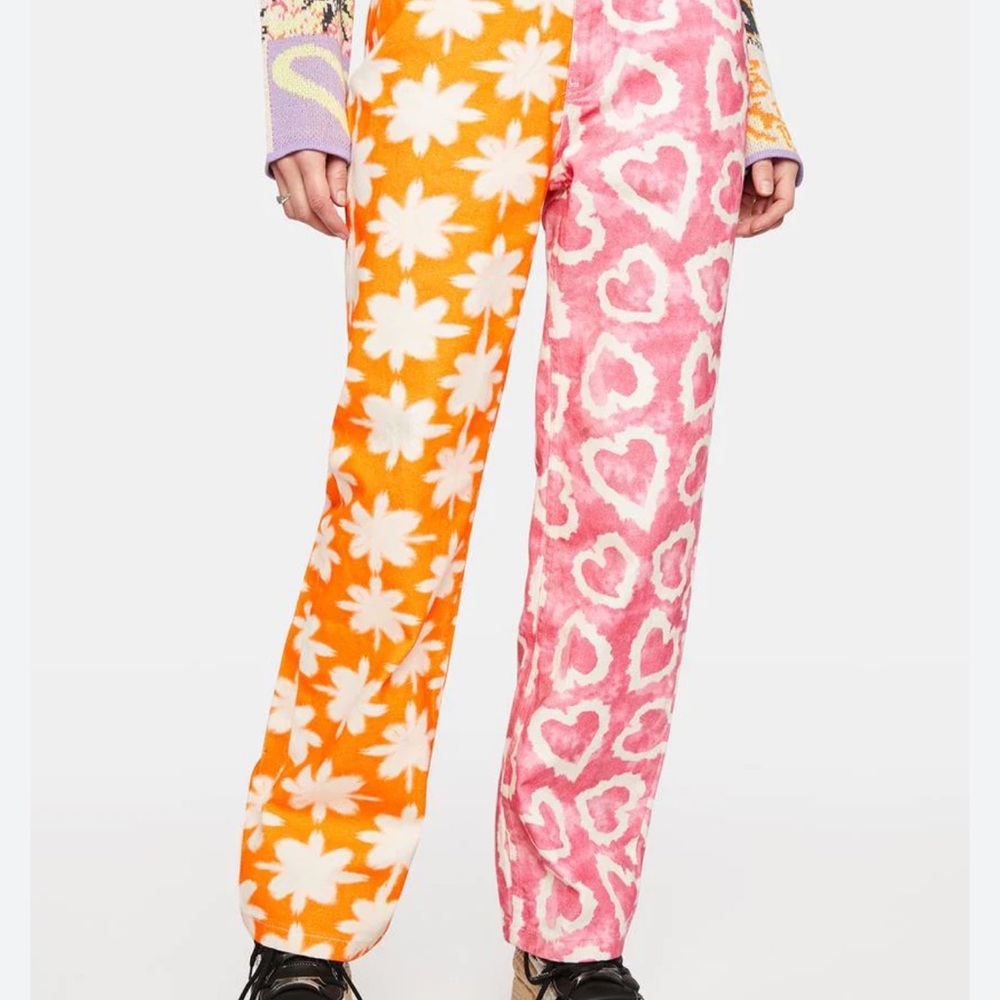 Ragged | Women’s Bold Two-Tone Floral & Heart Print Pants in Orange & Pink | 28